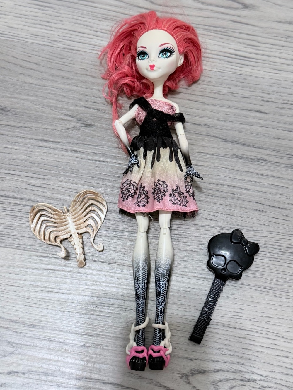 Monster High C.A. Cupid 1600 G1 First Generation Wings Brush Shoes Dress RARE